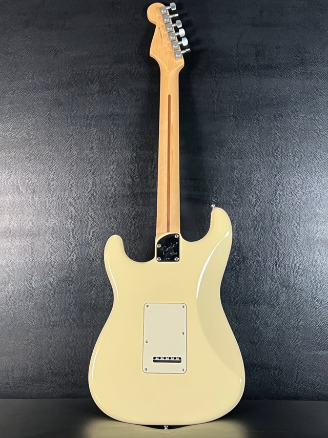 Legendary Strat sound with modern performance and style. This 20 in Guitars in Mississauga / Peel Region - Image 5