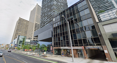 Prime location right at the corner of Yonge & Eglinton! This modern and renovated unit is perfect fo...