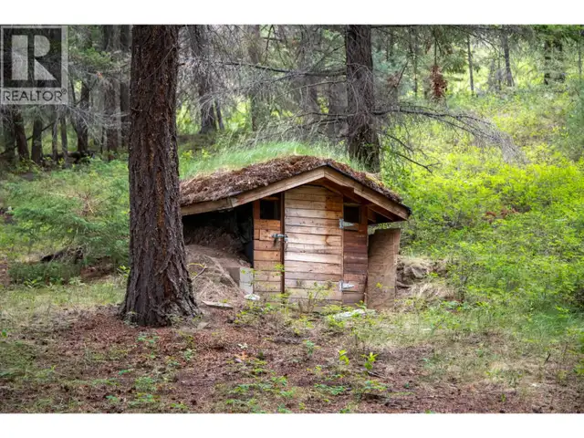 6425 BOULE YOUNG LAKE ROAD 70 Mile House, British Columbia in Houses for Sale in Kamloops - Image 37