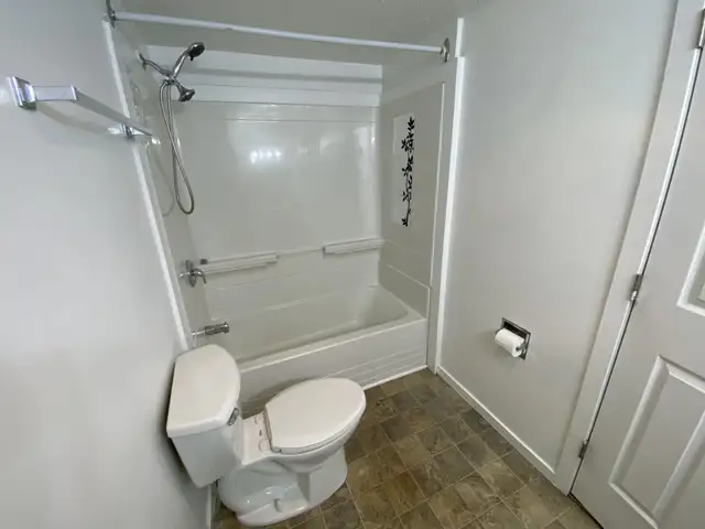 2 Bedroom 1 Bath - A/C INCLUDED starting at $1425 in Long Term Rentals in Kamloops - Image 11