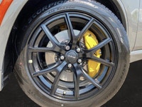This Dodge Durango has a powerful ESG 6.4L SRT(R) HEMI(R) V8 w/ FuelSaver MDS engine powering this A... (image 9)