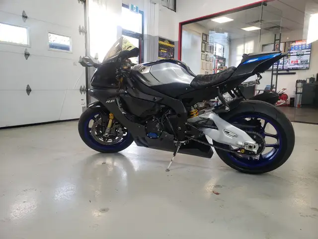 Yamaha YZF-R1M | PURE PERFORMANCE ⏱️ in Sport Bikes in Oakville / Halton Region - Image 3