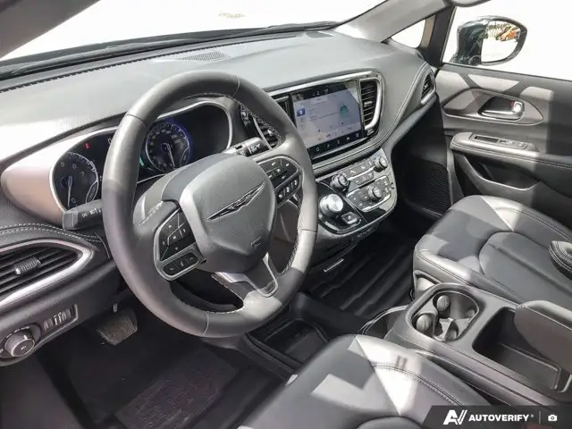 2025 Chrysler Pacifica Select | Apple/Android Auto | Clean5497663003826688015