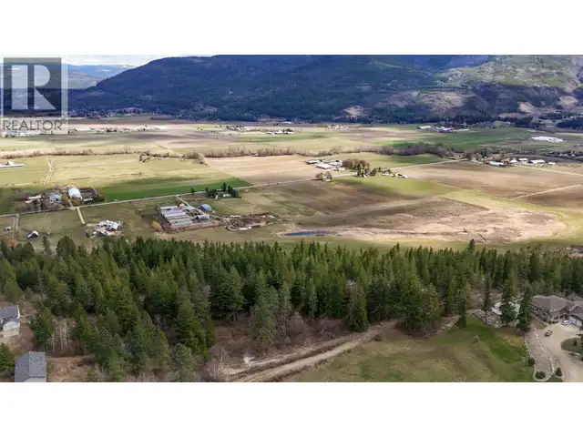1600 Street SW Salmon Arm, British Columbia in Land for Sale in Kamloops - Image 10
