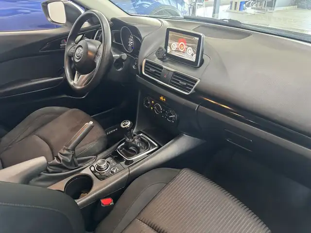 2015 Mazda Mazda3 4dr Sdn Man GS in Cars & Trucks in Longueuil / South Shore - Image 11