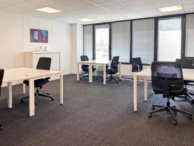 Large All-Inclusive Office at Regus Argentia Road – Mississauga in Commercial & Office Space for Rent in Mississauga / Peel Region - Image 9