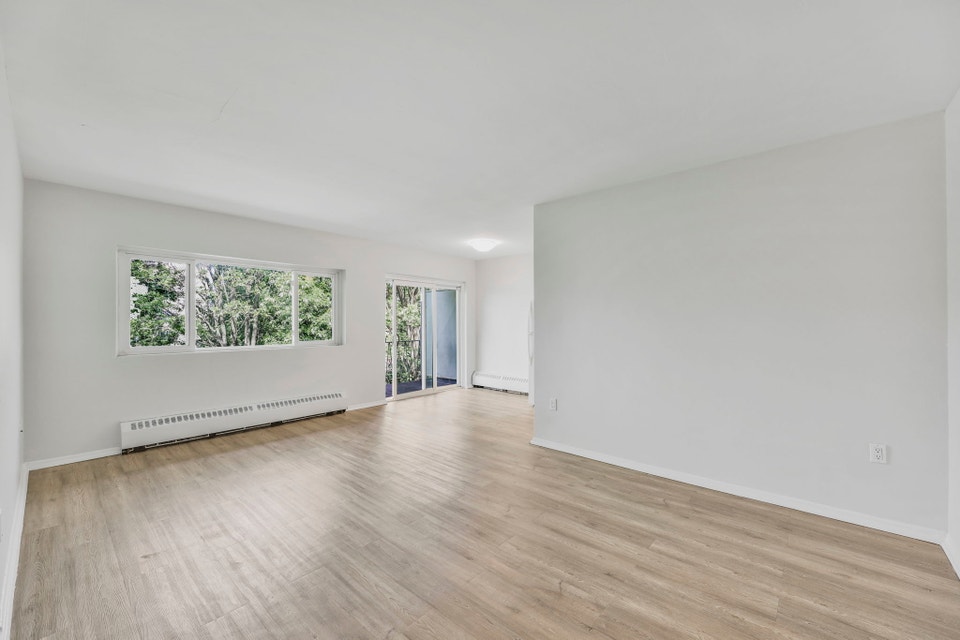 Huron Village Apartments - 2 Bedroom, 1 Bath A Apartment for Ren 5