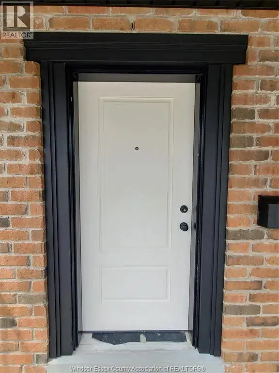 3218 BABY Unit# 1 Windsor, Ontario in Long Term Rentals in Windsor Region - Image 4