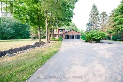Rare opportunity to own a gorgeous Detached Two-Story Home Situated On 2.52 Acres Of stunningly land...