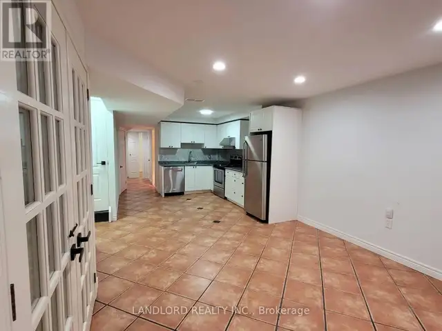 LOWER - 41 ALDWYCH AVENUE Toronto (Danforth Village-East York),  in Long Term Rentals in City of Toronto - Image 10