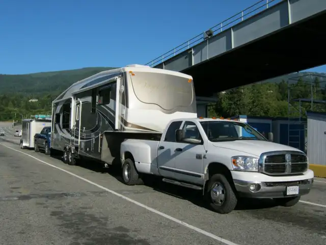 RV Hauling, RV Transport, Park Model Trailer Hauling & Moving in Towing & Scrap Removal in Delta/Surrey/Langley - Image 3
