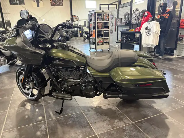 2026 Harley-Davidson Road Glide in Street, Cruisers & Choppers in Sudbury - Image 10