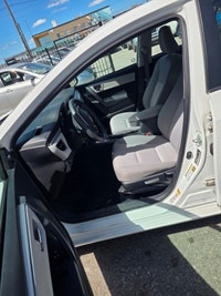 Explore Our Full Inventory! Visit: WWW.AYASAUTOSALES.CA ——— VEHICLE OFFERED AS IS Lowest Price! This... (image 4)