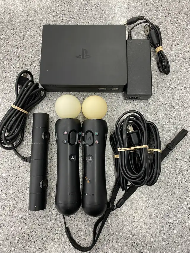 PlayStation Virtual Reality V2 Headset in Sony Playstation 4 in City of Toronto - Image 8