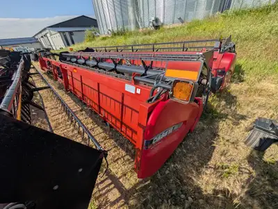 2011 Case 3020 Auger Terra Flex Header. 35 Foot Cutting Width Single knife Fore/aft reel Full finger...