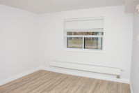 Welcome to 285 North Service Road, ideally situated in Mississauga in the Cooksville neighborhood, j... (image 4)