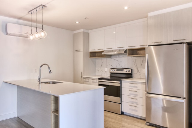 9675 Av. Papineau — photo 2