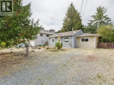 This charming, 3-bed / 1-bath home is great for those seeking a central location and lots of outdoor...