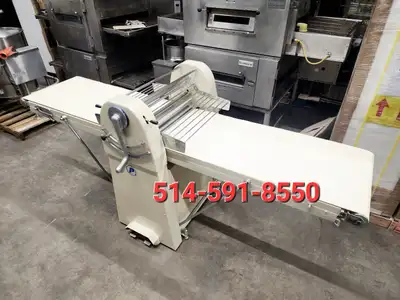 Pavailler Laminoir a pates reversible. Tres bonne condition Vous pouvez venir sur place pour la voir...