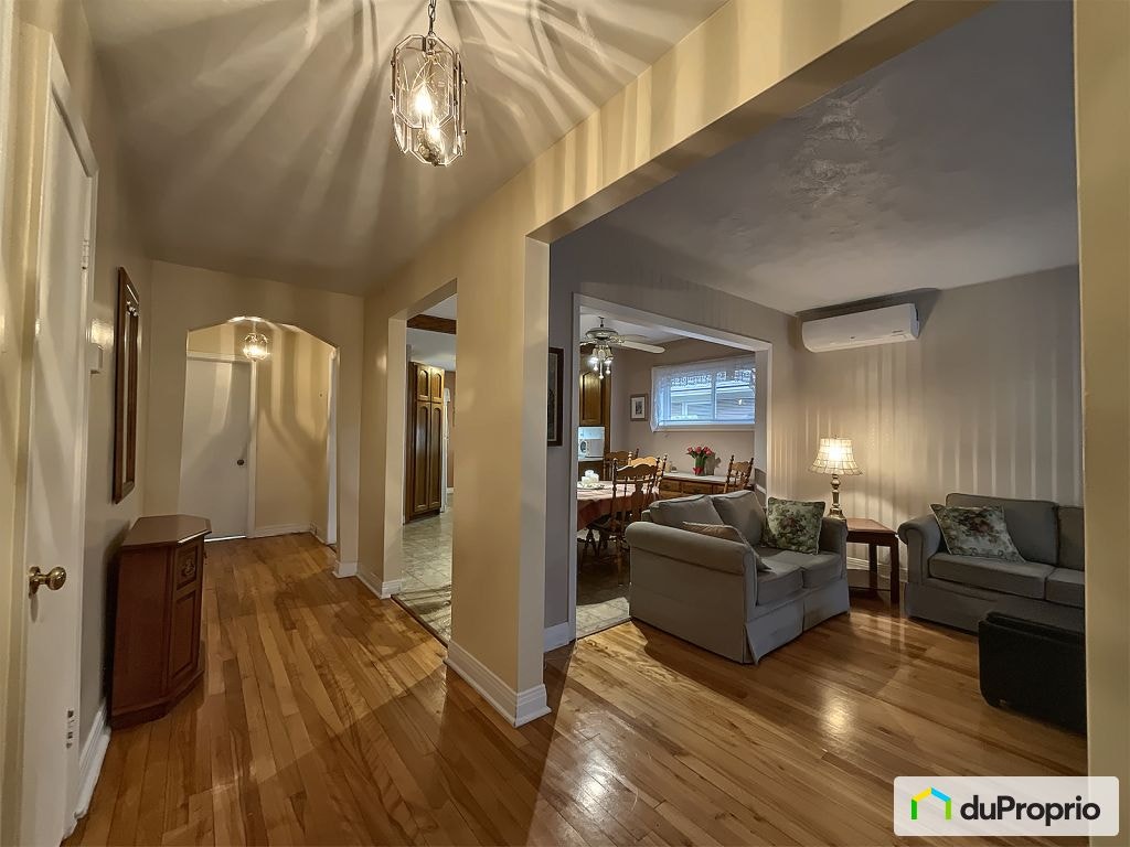 $649,000 - Bungalow for sale in Ahuntsic / Cartierville — photo 2