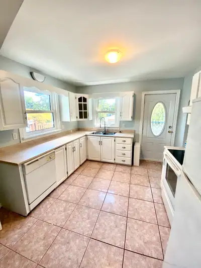 SEPT 1st: Large 3-Bedroom + Rec Room House, West End Halifax