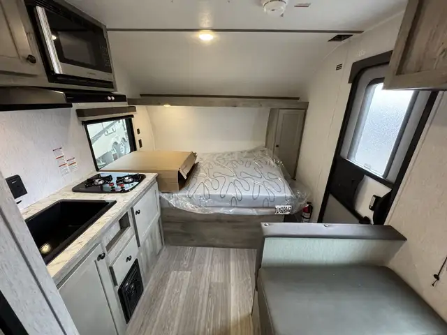 2026 ,Sun Lite,Sunset Park RV 13BD LTD in Travel Trailers & Campers in Kamloops - Image 6