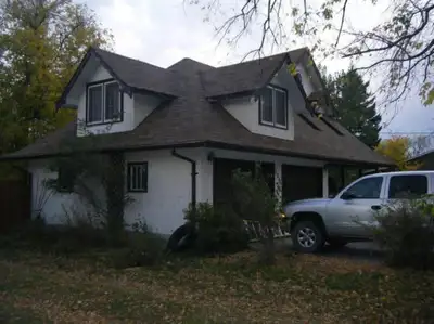 R31//Ste Rose Du Lac/This charming 1 3/4 story 3 bedroom character home is tastefully situated in a...