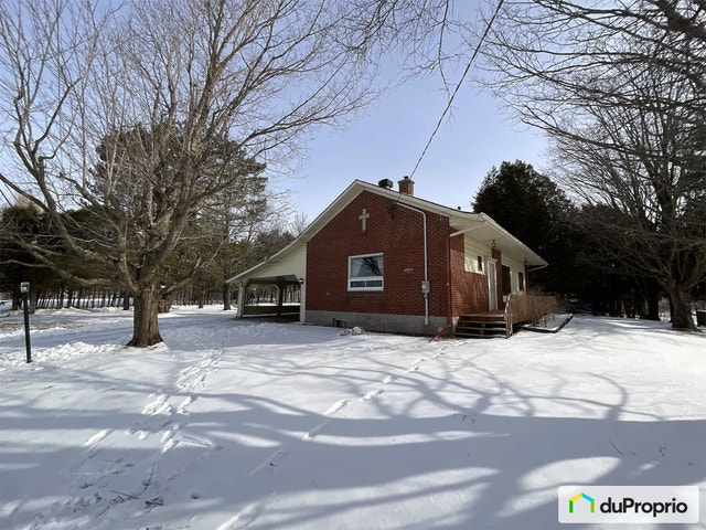 $297,000 - Bungalow for sale in Danville — photo 1