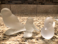 Vintage Viking glass bird collection, frosted glass!