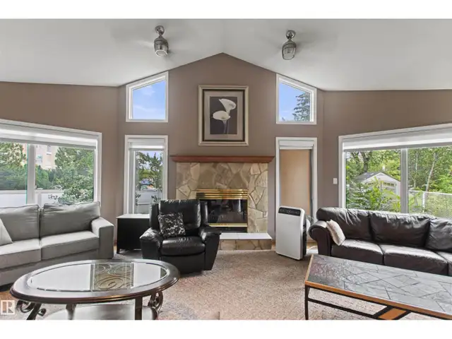 11139 157 AV NW Edmonton, Alberta in Houses for Sale in St. Albert - Image 14