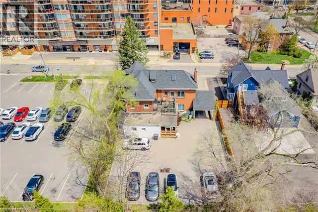 492 LOCUST Street Unit# 1 Burlington, Ontario in Commercial & Office Space for Rent in Oakville / Halton Region - Image 5