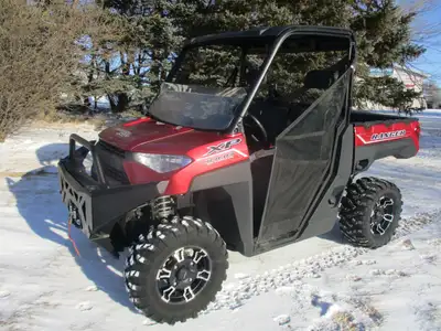 2022 POLARIS RANGER XP 1000 $14,000.00 + TAX 8215 MILES COMES WITH A HALF WINDSHIELD, ROOF, 4500 LBS...