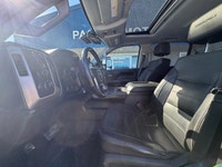 2018 GMC Sierra 3500HD Denali Duramax Diesel Crew Cab 4x4 for sale at Pacific Motors near Winnipeg,... (image 8)