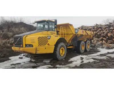 Approximately 26,000 hours, 12.1L engine, 6x6, tail gate, clean truck , works very well, contact Jef...