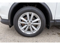 ENJOYABLE, ECONOMICAL DRIVE Smart, stylish, and efficient, the 2018 Nissan Qashqai is designed to fi... (image 4)