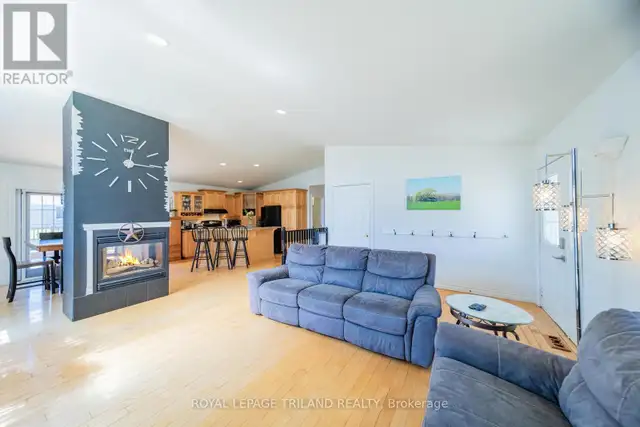 10234 JULIE AVENUE Lambton Shores (Grand Bend), Ontario in Houses for Sale in Grand Bend - Image 3