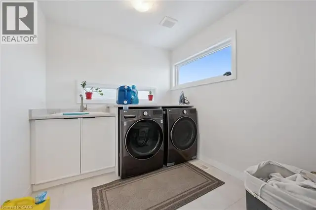 972 STONECLIFFE Walk Unit# 18 Kitchener, Ontario in Houses for Sale in Kitchener / Waterloo - Image 33