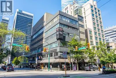 Prime downtown Vancouver location for lease! 9,631 sqft of restaurant/pub space located in the heart...