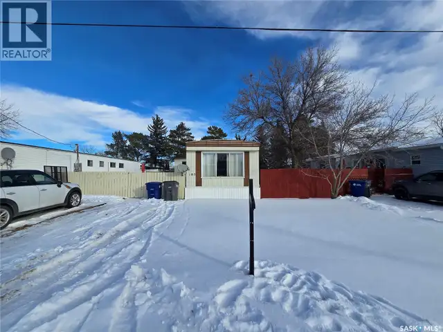 105 Larch STREET Caronport, Saskatchewan in Houses for Sale in Moose Jaw - Image 2