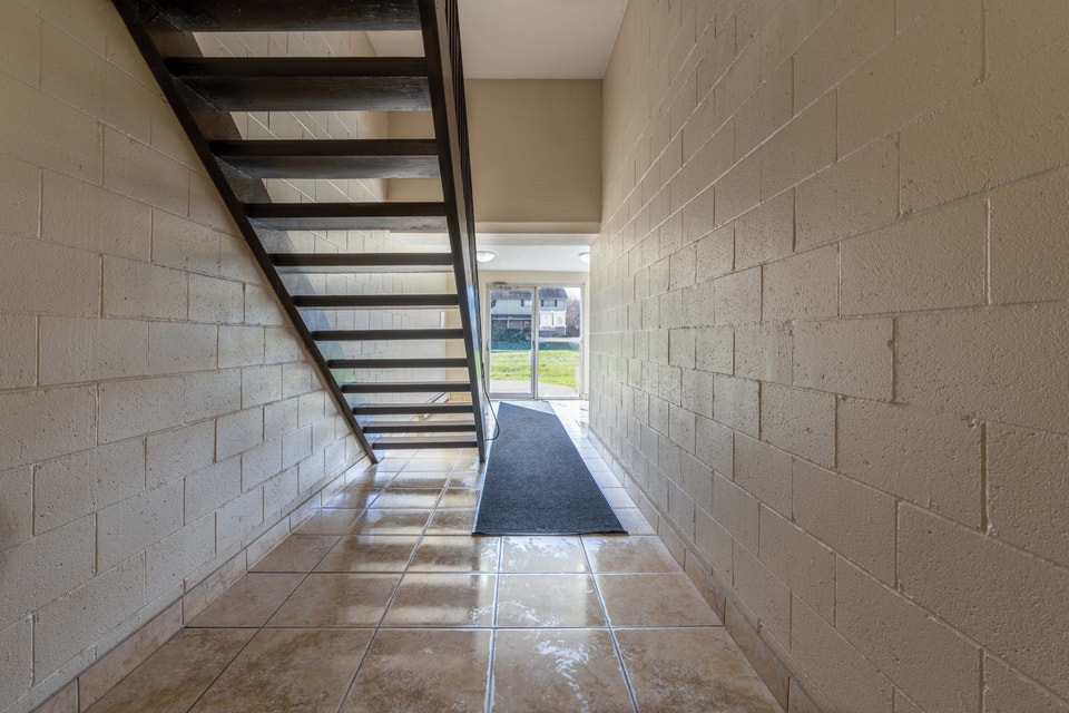 Georgian Manor Apartments - 2 Bedroom, 1 Bath B Apartment for Re 3