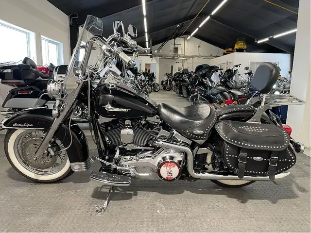 2000 Harley-Davidson FLSTC Heritage Softail Classic CERTIFIED/MU in Sport Touring in North Bay - Image 2