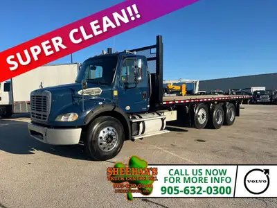 Very Clean 25'6'' Flatbed Truck with Detroit DD13 12.8L 350HP Diesel, 495,562km's,10 Speeds,14700lb...