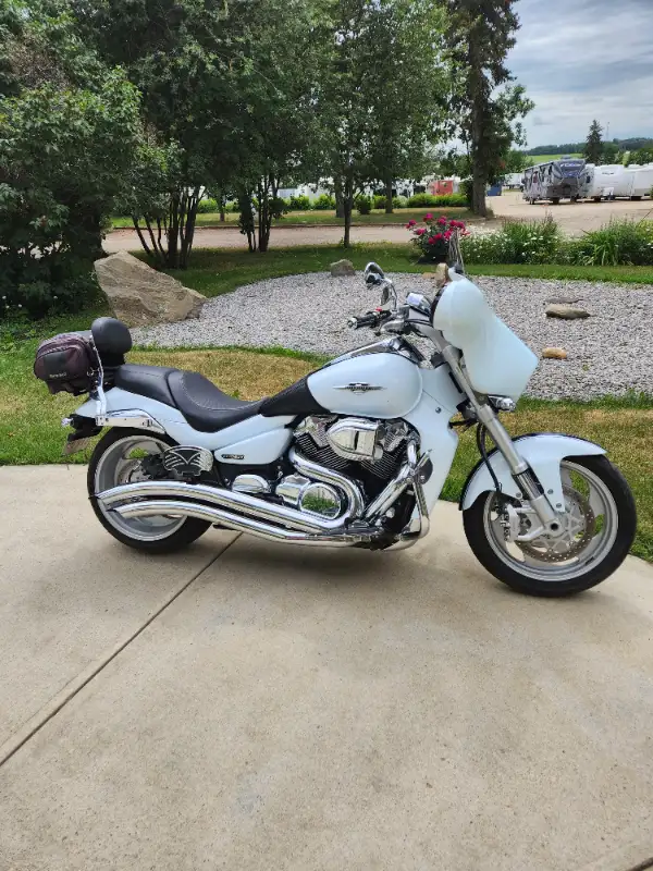 2009 m109r limited edition for sale in Street, Cruisers & Choppers in Red Deer - Image 6