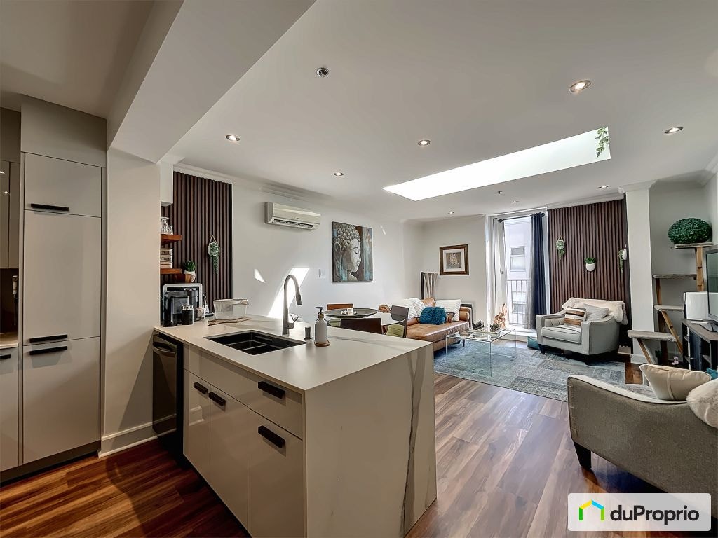 $637,000 - Condominium for sale in Mount-Royal — photo 1