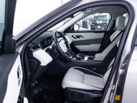 CARGET AUTOMOTIVE is thrilled to offer this 2022 Land Rover Range Rover Velar P250 S, a sleek and mo... (image 9)