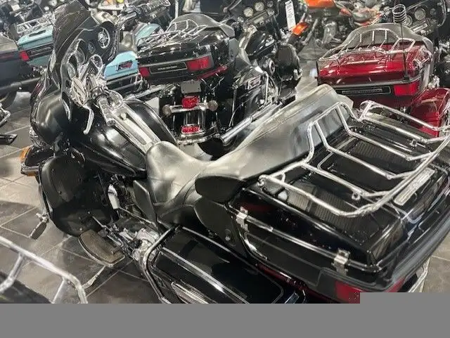 2010 Harley-Davidson Electra Glide Ultra Classic in Street, Cruisers & Choppers in Sudbury - Image 3