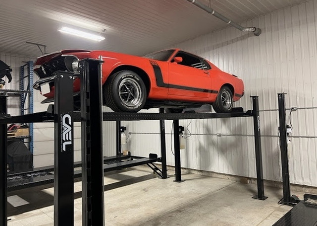 Brand New 4 Post Car Lift 9000/10,000 LBS – Perfect for Parking in Other Parts & Accessories in Richmond - Image 2