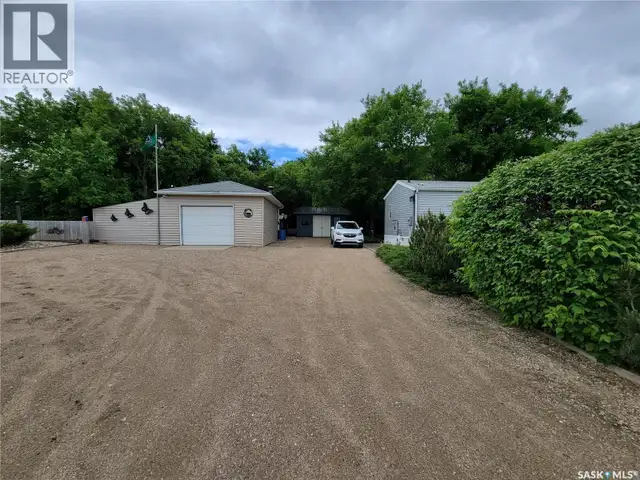 Catherine Road acreage Katepwa Beach, Saskatchewan in Houses for Sale in Regina - Image 7