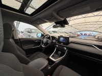 The 2022 Toyota RAV4 XLE Canada serves as the balanced mid-range option in the RAV4 lineup, blending... (image 8)
