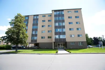 Available Immediately! Signing Bonus! Byron Apartments boast spacious living areas in a fantastic lo...